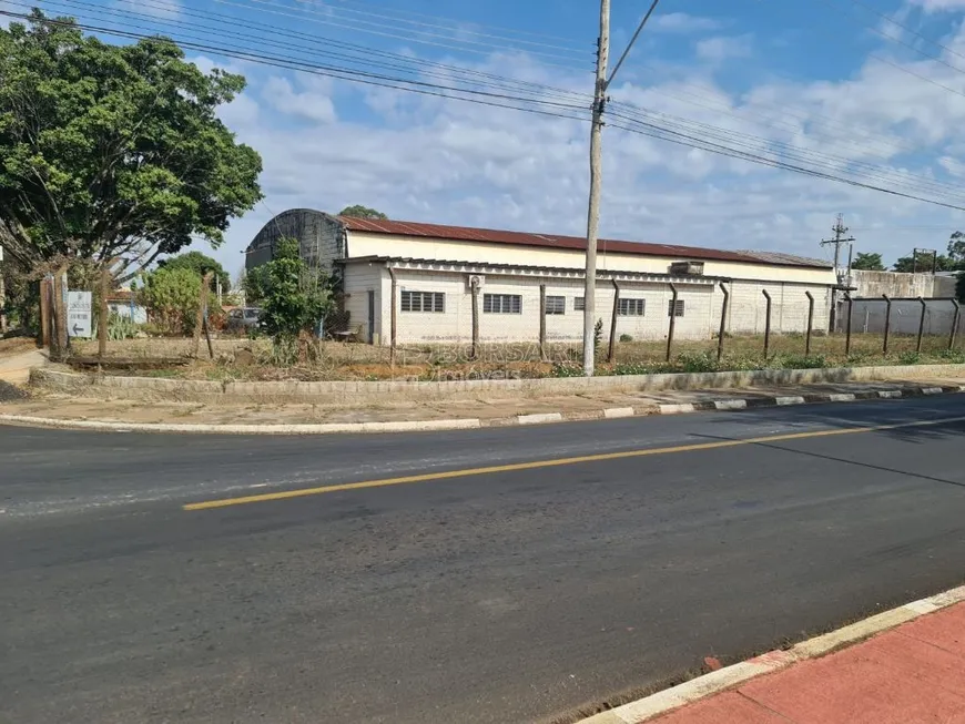 Foto 1 de Galpão/Depósito/Armazém à venda, 689m² em Centro, Ibaté