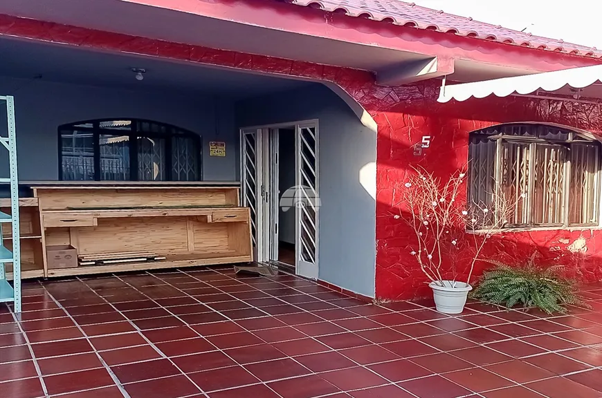 Foto 1 de Casa com 3 Quartos à venda, 80m² em Uberaba, Curitiba