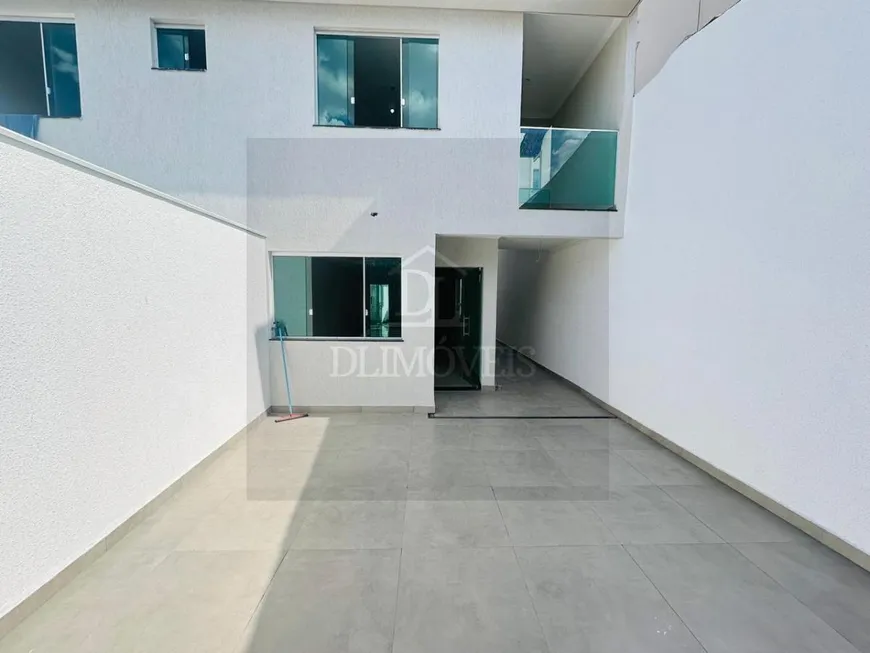 Foto 1 de Casa com 3 Quartos à venda, 140m² em Planalto, Belo Horizonte