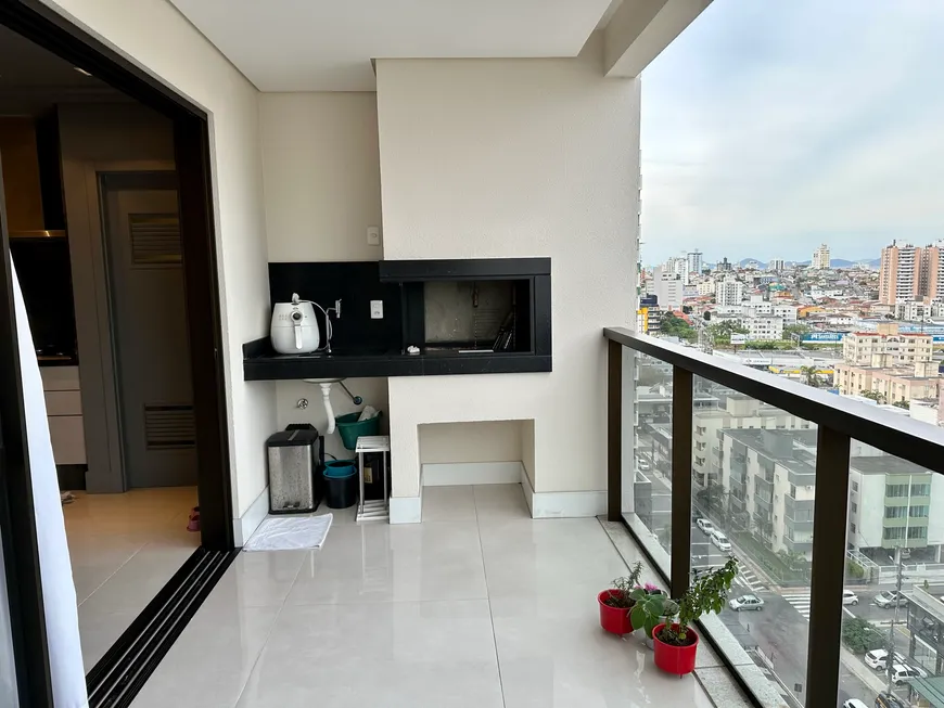 Foto 1 de Apartamento com 3 Quartos à venda, 129m² em Kobrasol, São José