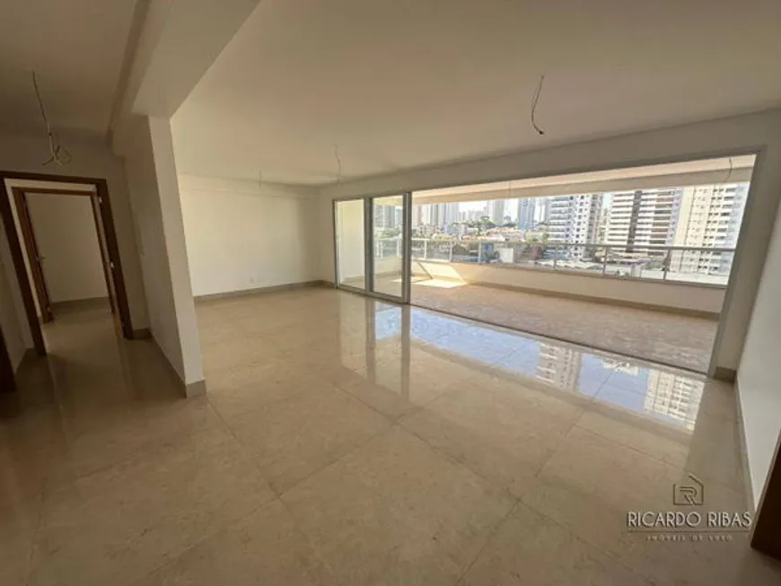 Foto 1 de Apartamento com 4 Quartos à venda, 226m² em Setor Bueno, Goiânia