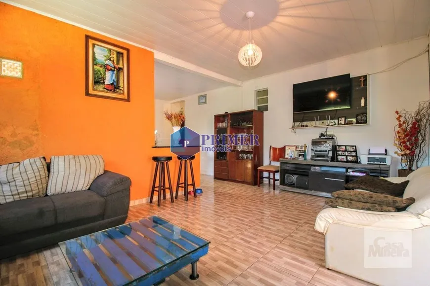 Foto 1 de Casa com 3 Quartos à venda, 245m² em Parque das Andorinhas, Brumadinho