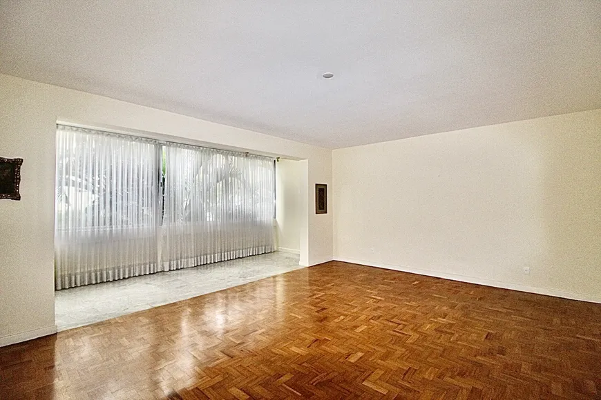 Foto 1 de Apartamento com 3 Quartos à venda, 245m² em Vila Buarque, São Paulo