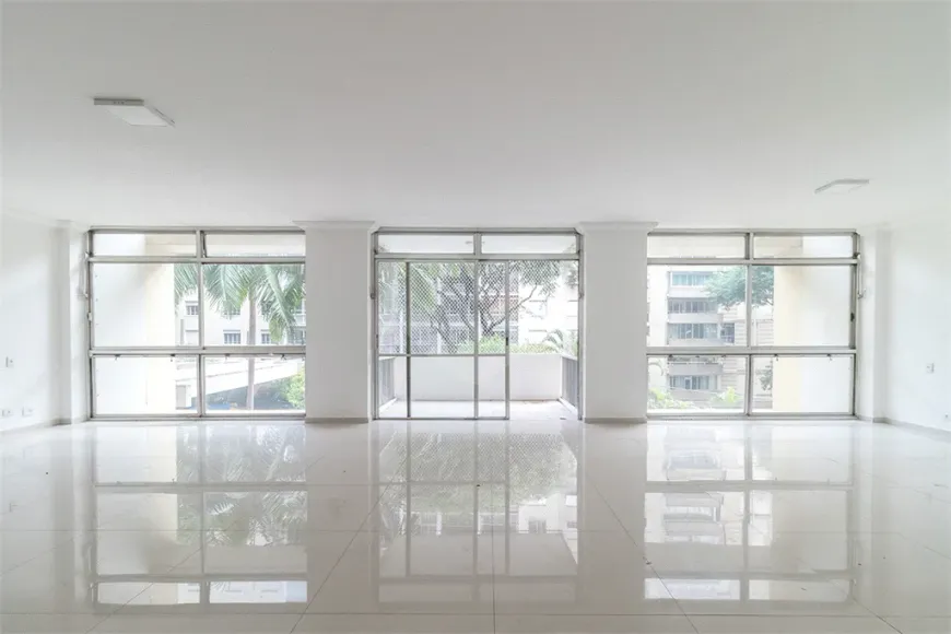 Foto 1 de Apartamento com 3 Quartos para venda ou aluguel, 197m² em Higienópolis, São Paulo