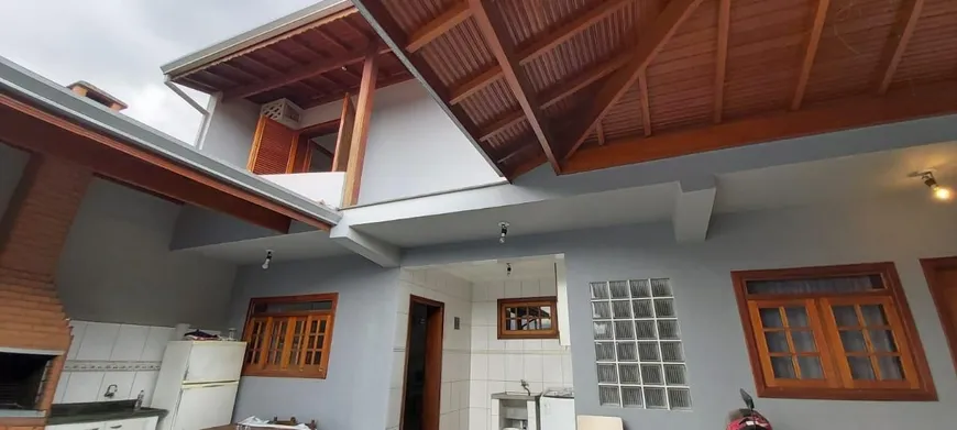 Foto 1 de Casa com 2 Quartos à venda, 220m² em Vila Fátima, Piracicaba