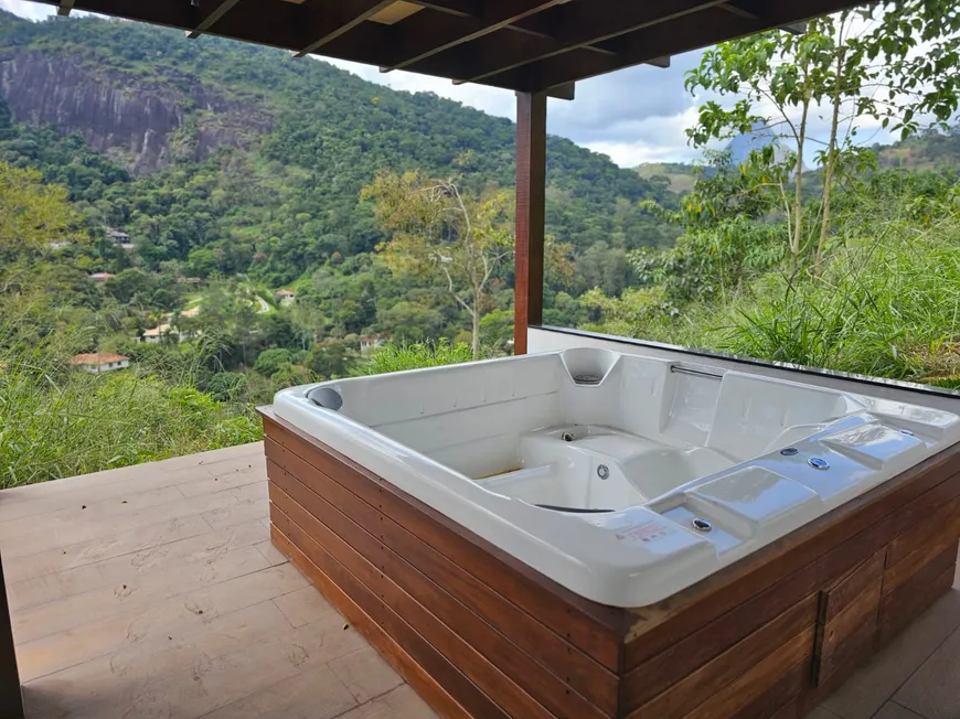 Foto 1 de Casa com 3 Quartos para alugar, 180m² em Itaipava, Petrópolis