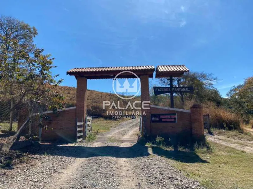 Foto 1 de Fazenda/Sítio com 1 Quarto à venda, 76m² em Zona Rural, Rio Claro