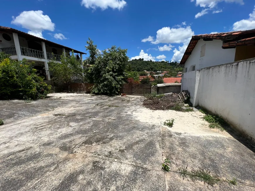 Foto 1 de Lote/Terreno à venda, 400m² em Moreira, Santa Luzia