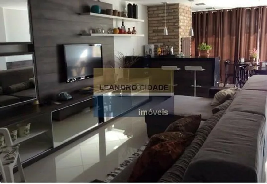 Foto 1 de Casa de Condomínio com 4 Quartos à venda, 369m² em Sarandi, Porto Alegre