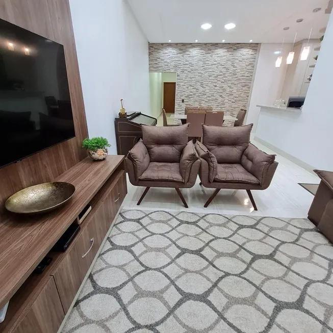 Foto 1 de Casa com 3 Quartos à venda, 180m² em Residencial Vale do Araguaia , Goiânia