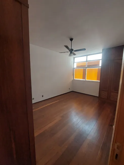 Foto 1 de Apartamento com 4 Quartos à venda, 150m² em Ingá, Niterói