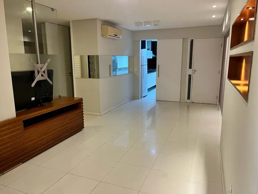 Foto 1 de Apartamento com 3 Quartos à venda, 80m² em Poço, Recife