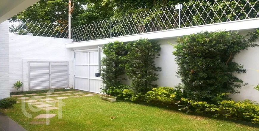 Foto 1 de Casa com 3 Quartos à venda, 320m² em Moema, São Paulo