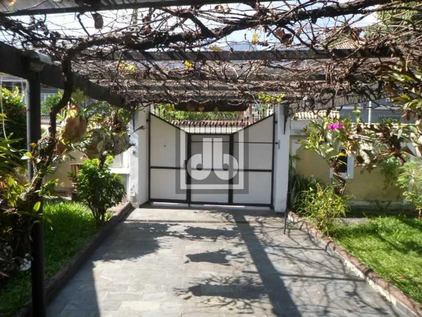 Foto 1 de Casa com 6 Quartos à venda, 670m² em Anil, Rio de Janeiro