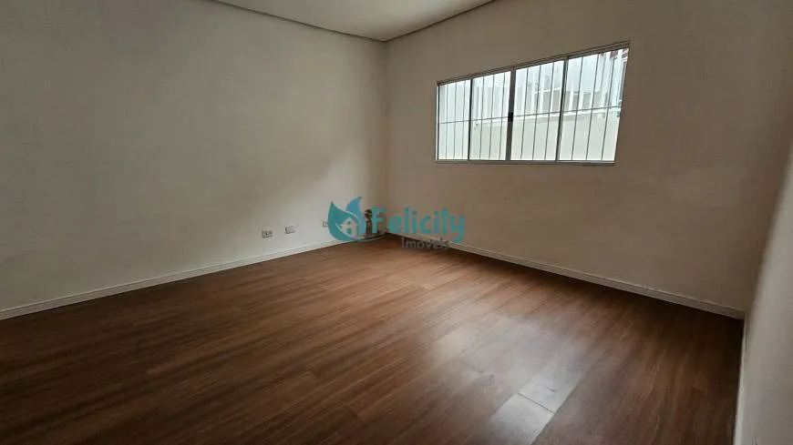 Foto 1 de Casa com 2 Quartos à venda, 60m² em Parque Maria Domitila, São Paulo