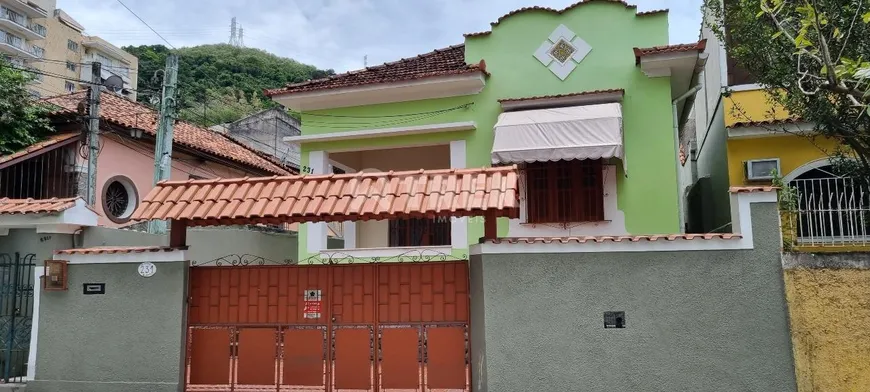 Foto 1 de Casa com 5 Quartos à venda, 222m² em Santa Rosa, Niterói