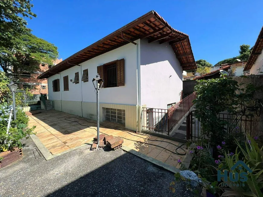 Foto 1 de Casa com 4 Quartos à venda, 180m² em Itapoã, Belo Horizonte
