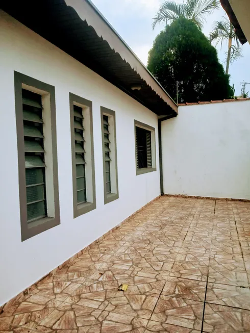 Foto 1 de Casa com 3 Quartos para venda ou aluguel, 92m² em Vila Areao, Taubaté