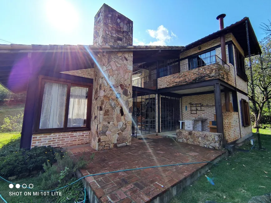 Foto 1 de Casa com 2 Quartos à venda, 150m² em Araras, Petrópolis