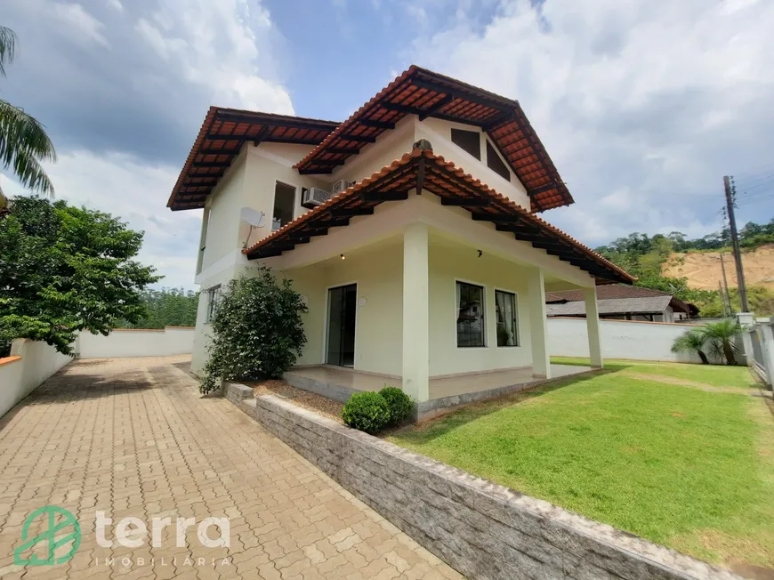 Foto 1 de Casa com 3 Quartos à venda, 173m² em Centro, Rodeio