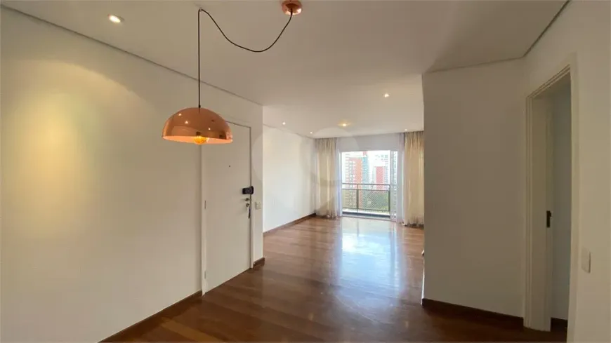 Foto 1 de Apartamento com 3 Quartos para alugar, 110m² em Moema, São Paulo