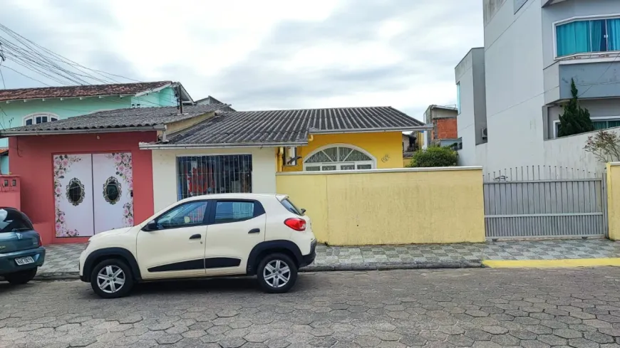 Foto 1 de Casa com 3 Quartos à venda, 197m² em Centro, Navegantes