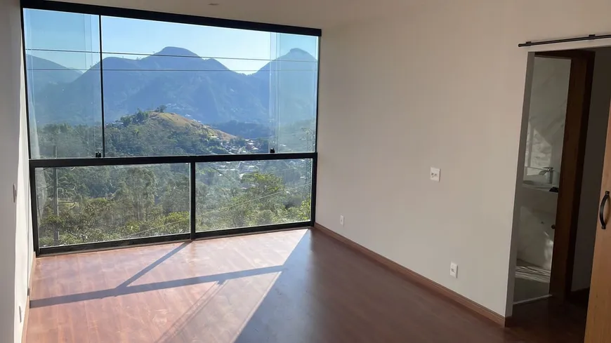 Foto 1 de Casa com 3 Quartos à venda, 180m² em Braunes, Nova Friburgo