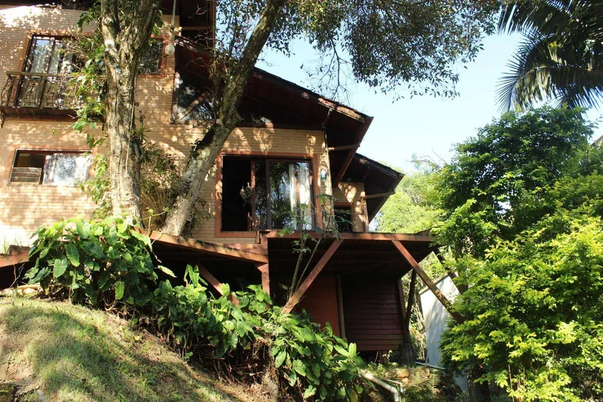 Foto 1 de Casa com 2 Quartos à venda, 180m² em Rio Tavares, Florianópolis