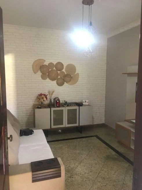 Foto 1 de Casa com 3 Quartos à venda, 210m² em Parque Anchieta, Rio de Janeiro