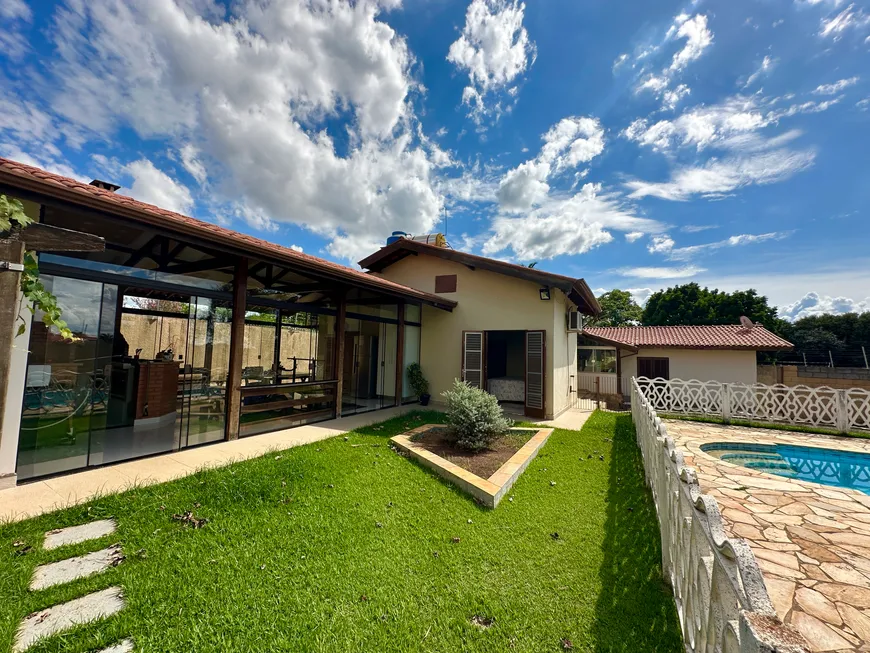 Foto 1 de Fazenda/Sítio com 4 Quartos à venda, 400m² em Parque da Represa, Paulínia