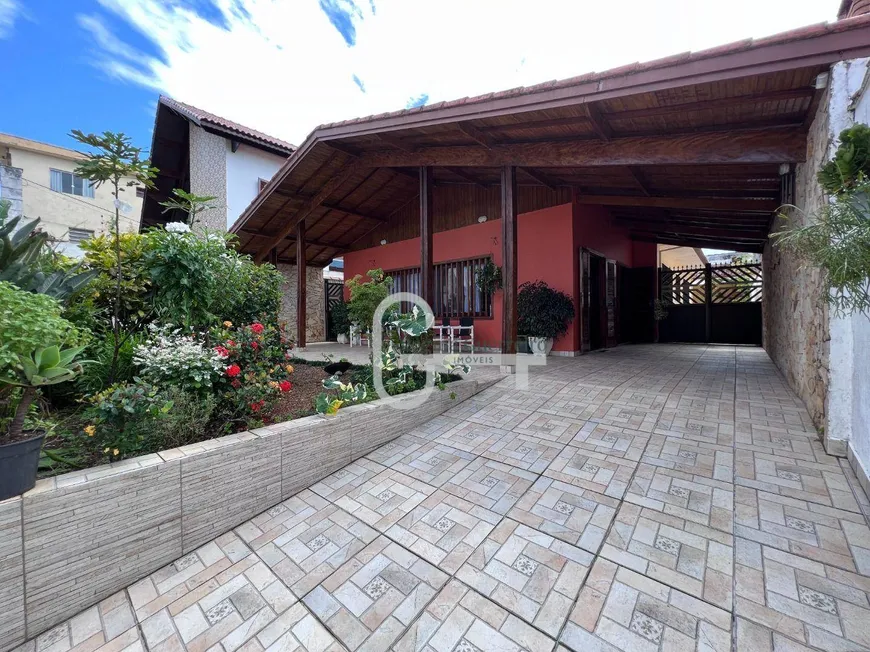Foto 1 de Casa com 3 Quartos à venda, 184m² em Balneário Stella Maris, Peruíbe