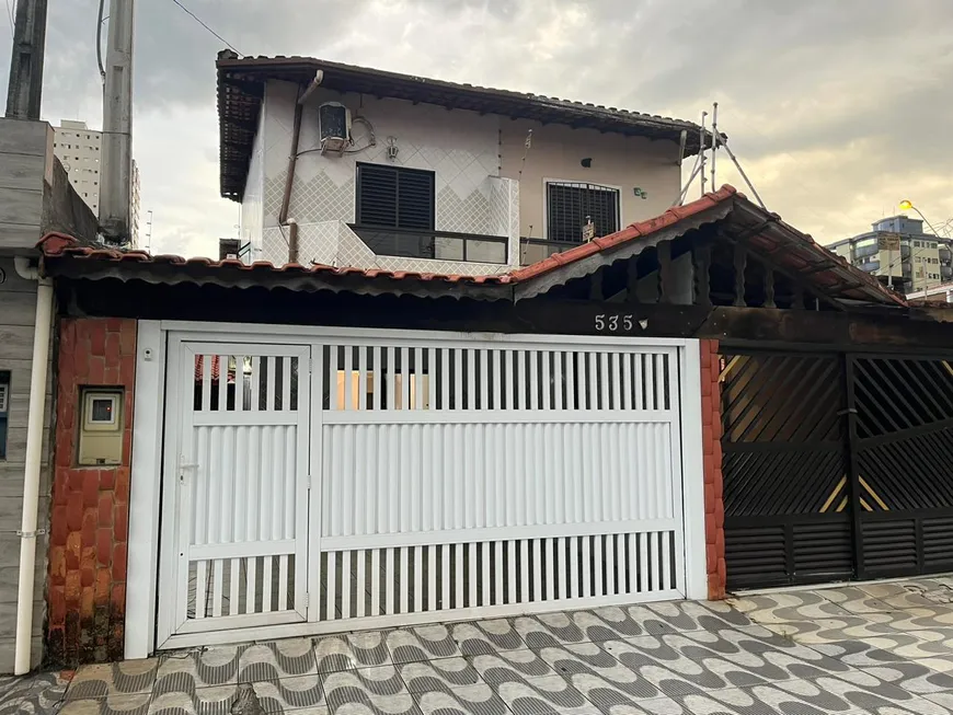 Foto 1 de Casa de Condomínio com 2 Quartos à venda, 84m² em Vila Guilhermina, Praia Grande