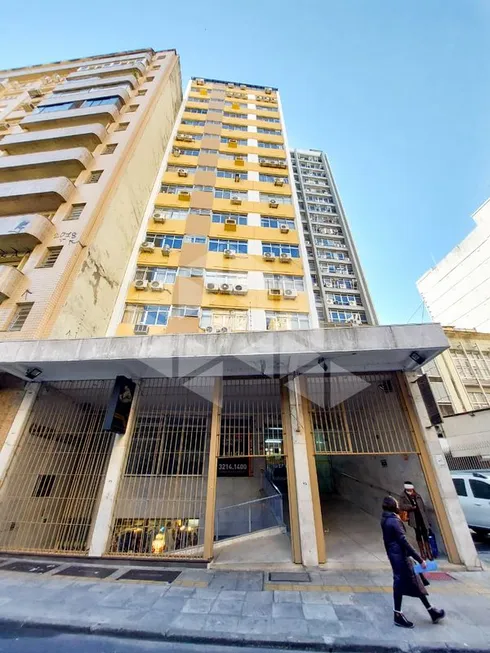 Foto 1 de Sala Comercial para alugar, 32m² em Centro, Porto Alegre