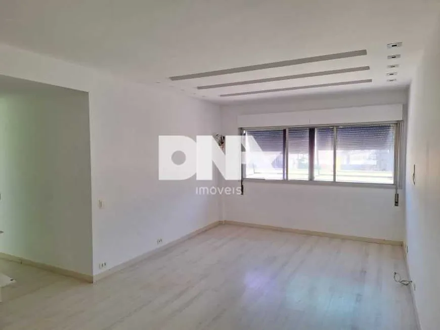 Foto 1 de Apartamento com 3 Quartos à venda, 100m² em Leme, Rio de Janeiro