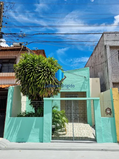 Foto 1 de Casa com 3 Quartos à venda, 122m² em Montese, Fortaleza