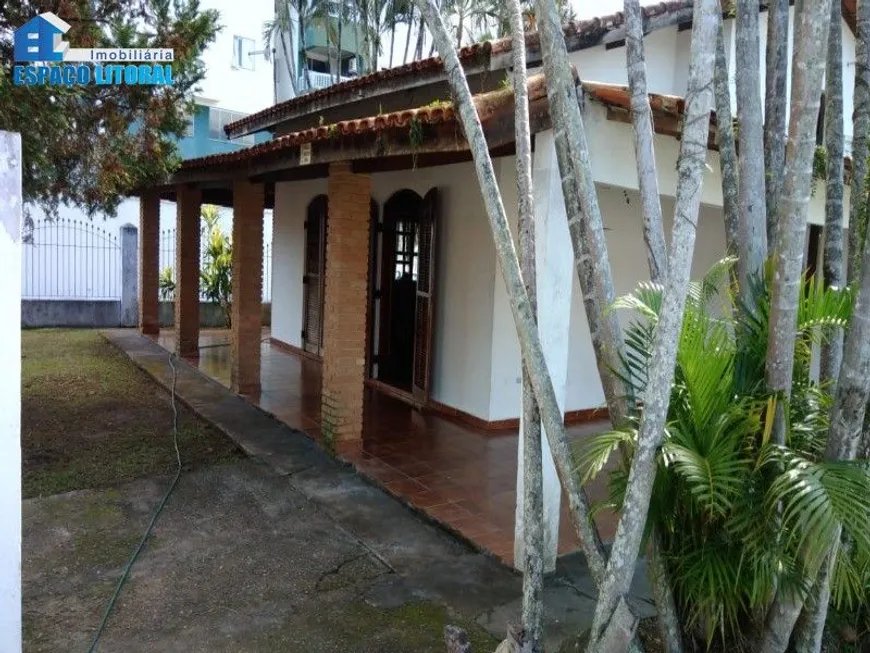 Foto 1 de Casa com 2 Quartos à venda, 220m² em Indaiá, Caraguatatuba
