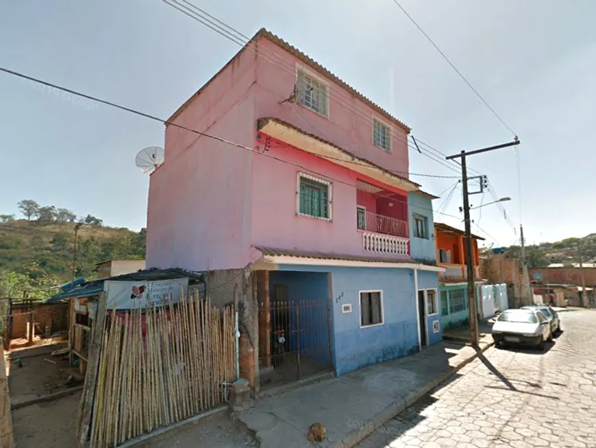 Foto 1 de Casa com 2 Quartos à venda, 300m² em Centro, São Lourenço