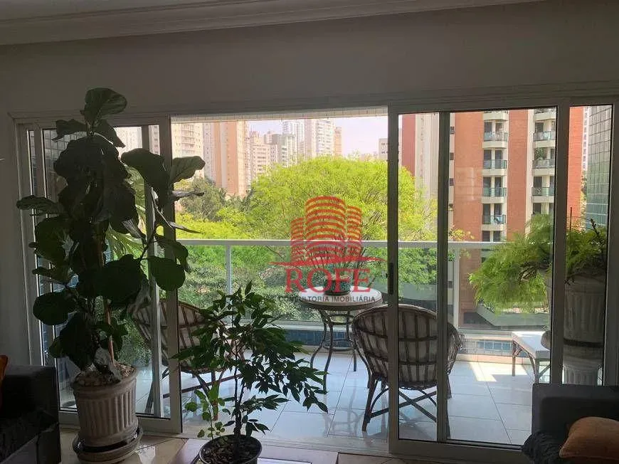 Foto 1 de Apartamento com 4 Quartos à venda, 160m² em Jardim Vila Mariana, São Paulo