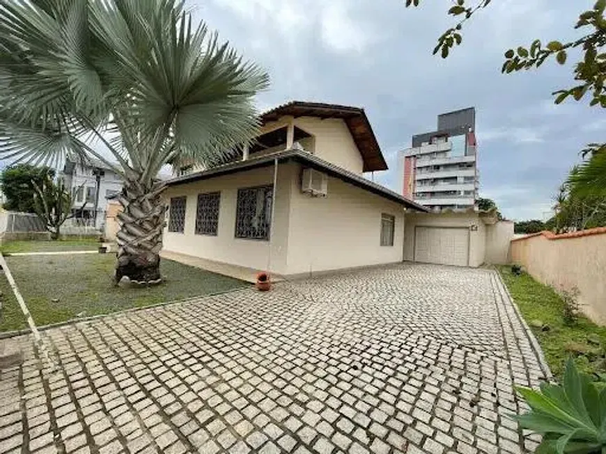 Foto 1 de Casa com 3 Quartos à venda, 155m² em Anita Garibaldi, Joinville