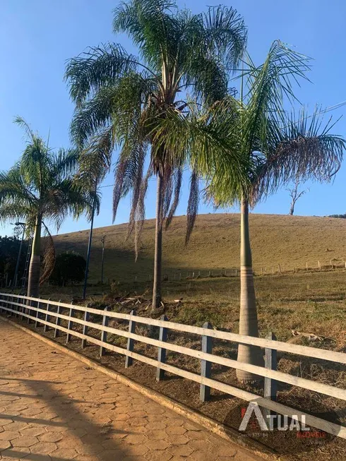 Foto 1 de Fazenda/Sítio com 4 Quartos à venda, 900m² em , Piranguinho