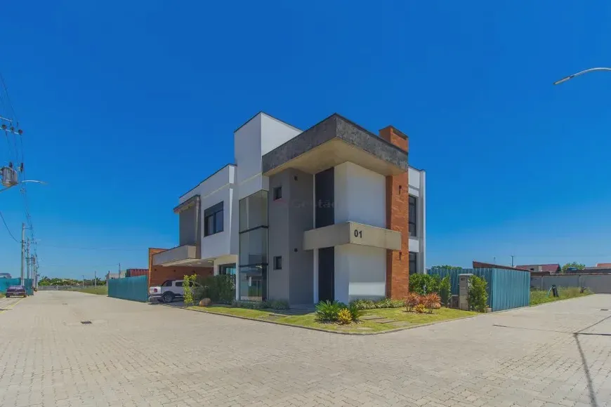 Foto 1 de Lote/Terreno à venda, 180m² em Fátima, Canoas