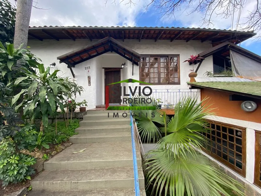 Foto 1 de Casa com 4 Quartos à venda, 322m² em Lagoa da Conceição, Florianópolis