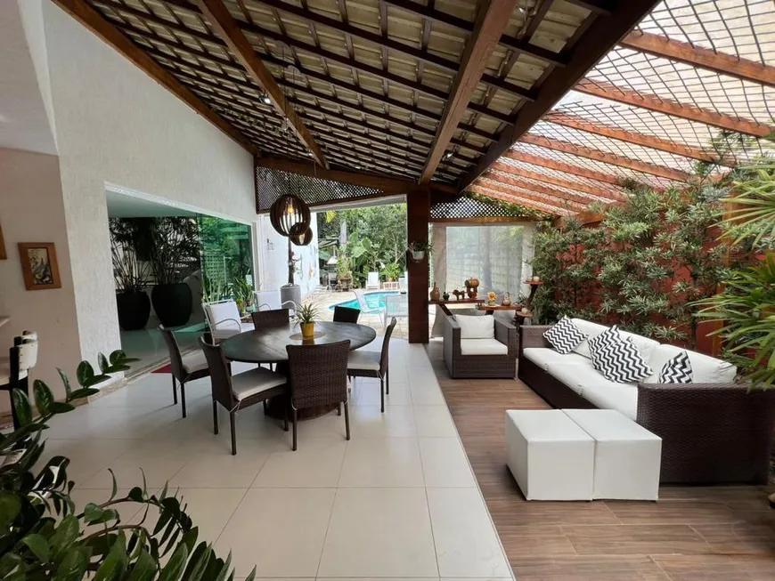 Foto 1 de Casa de Condomínio com 6 Quartos à venda, 470m² em Paralela, Salvador