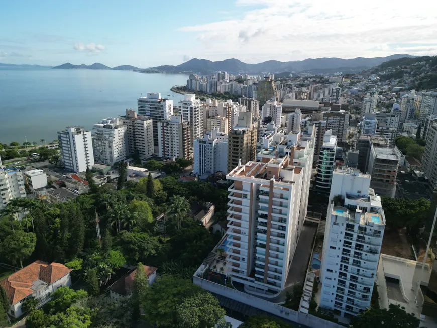 Foto 1 de Apartamento com 3 Quartos à venda, 121m² em Centro, Florianópolis