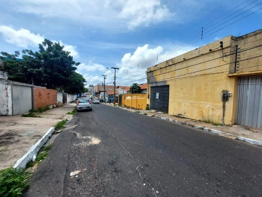 Foto 1 de Casa com 2 Quartos para alugar, 80m² em Centro, Teresina