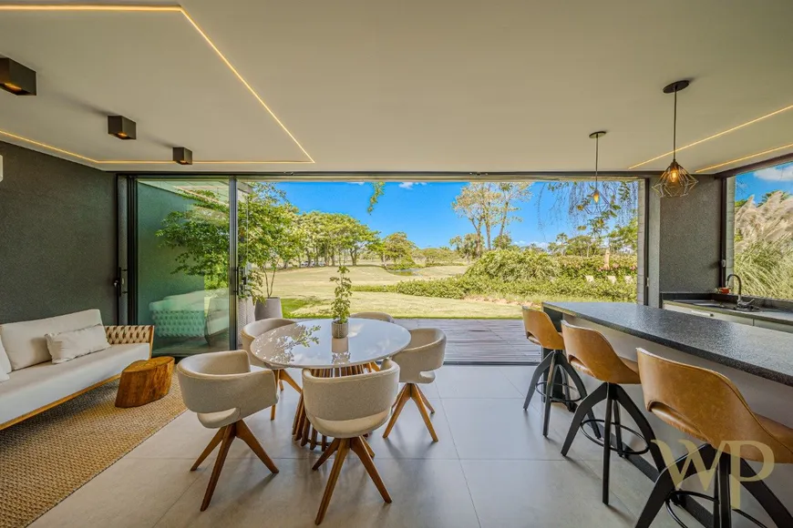 Foto 1 de Casa de Condomínio com 3 Quartos à venda, 320m² em Pirabeiraba, Joinville