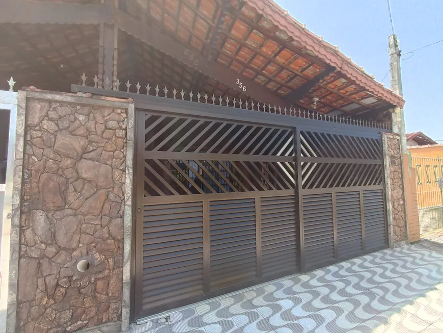 Foto 1 de Casa com 2 Quartos à venda, 80m² em Vila Tupi, Praia Grande
