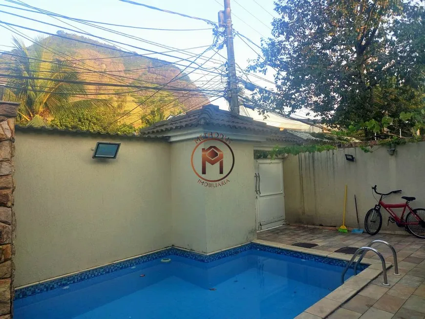 Foto 1 de Casa de Condomínio com 4 Quartos à venda, 220m² em Vargem Pequena, Rio de Janeiro