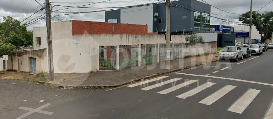 Foto 1 de Lote/Terreno à venda, 1102m² em Daniel Fonseca, Uberlândia