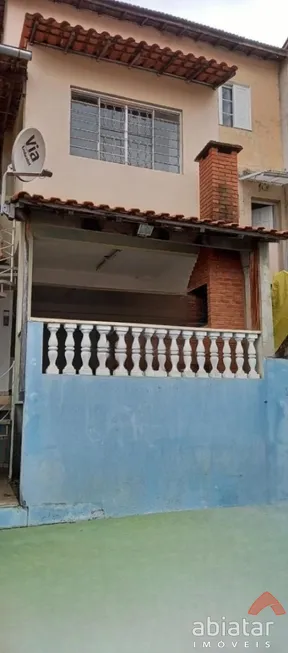 Foto 1 de Casa com 2 Quartos à venda, 200m² em Jardim Santa Rosa, Taboão da Serra